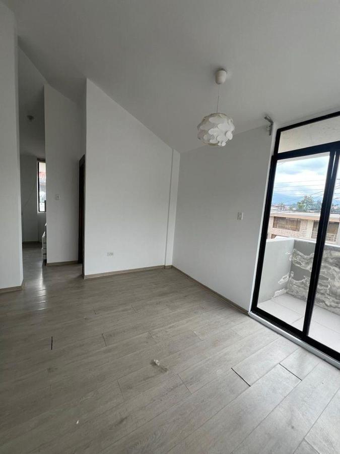 Casa de 4 Dorm. con Baño Privado y Amplio Terreno en Coopedac – Sangolquí — imagen 4