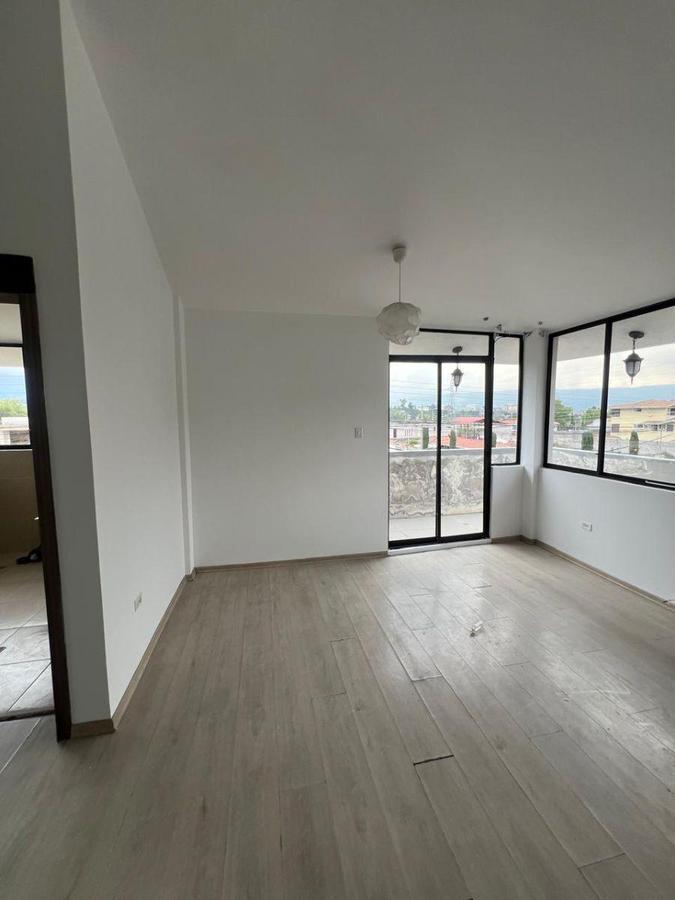 Casa de 4 Dorm. con Baño Privado y Amplio Terreno en Coopedac – Sangolquí — imagen 3