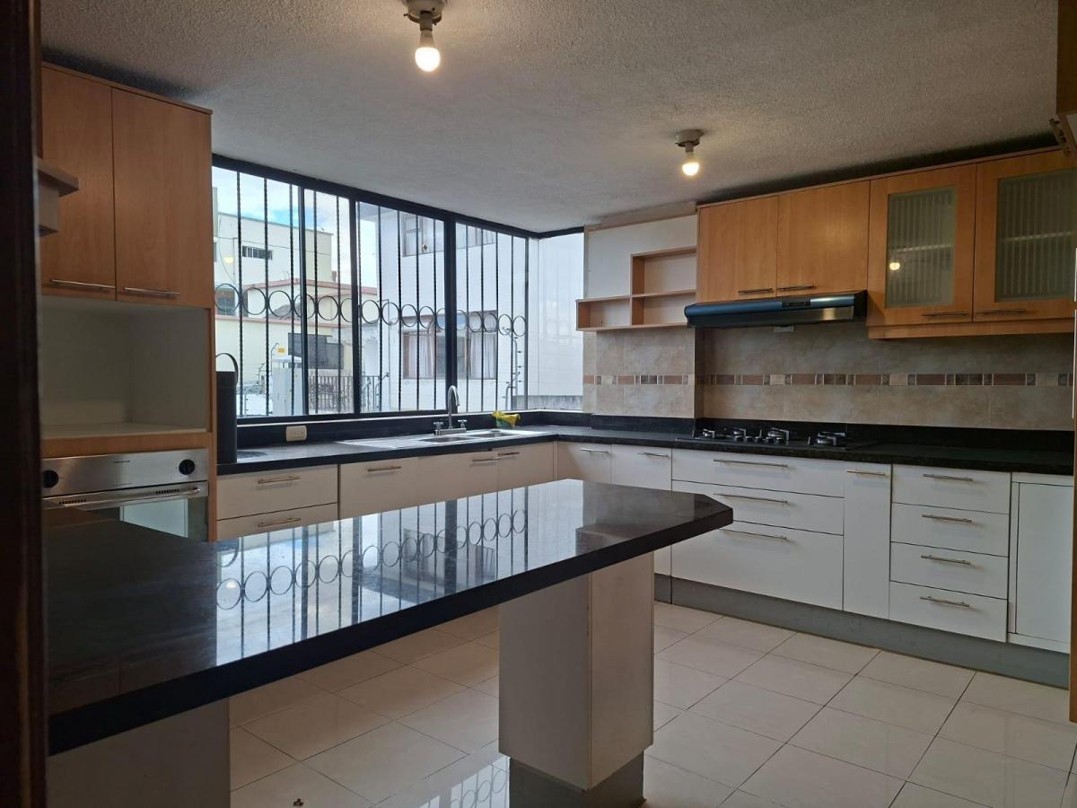 Departamento en Venta, 4 Dorm., Sector Granda Centeno Quito — imagen 9