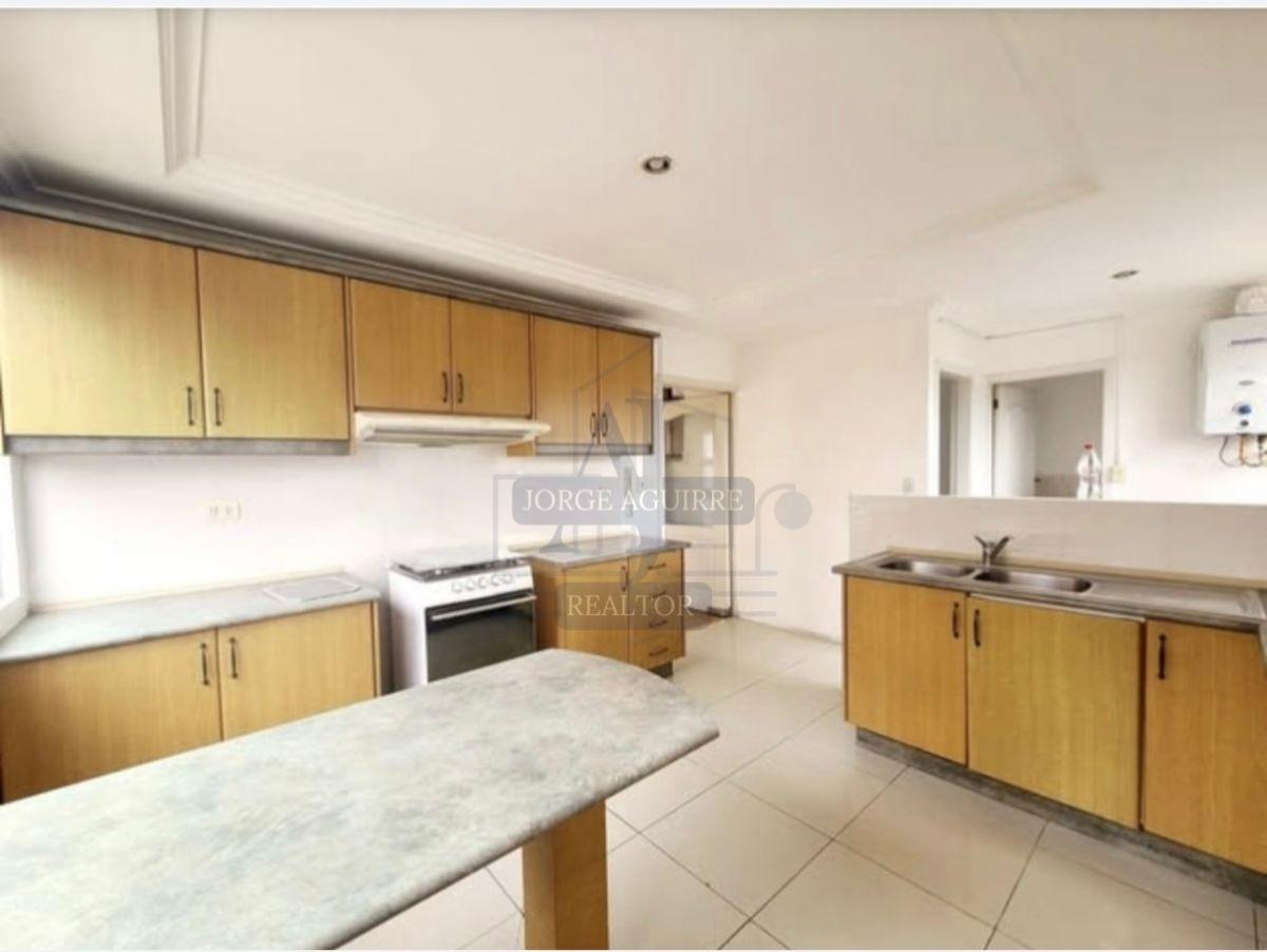 Departamento Duplex a La Venta Sector Av Ordóñez Lasso 3 Dorm., Azuay — imagen 3