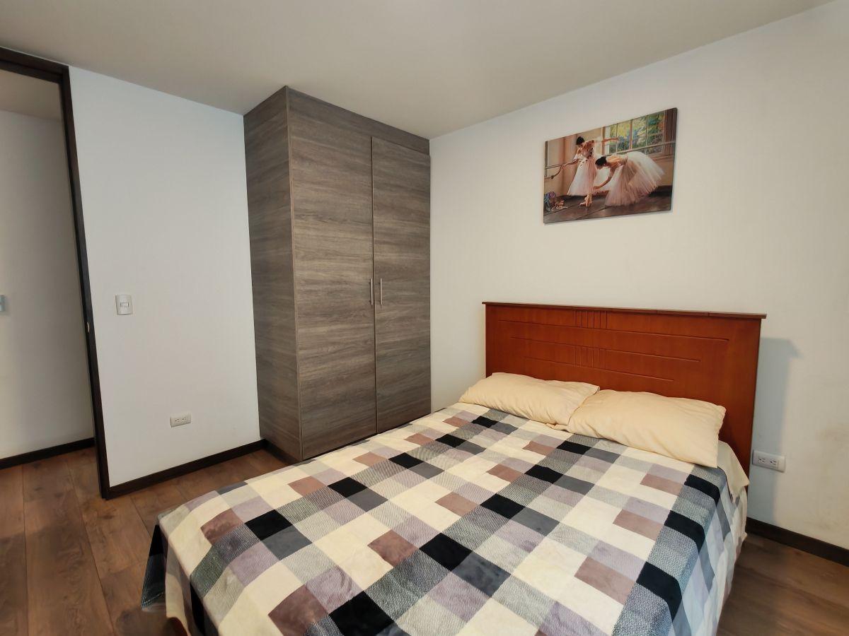Departamento Amueblado en Venta 3 Dorm. Sector Av Primero de Mayo, Azuay — imagen 3