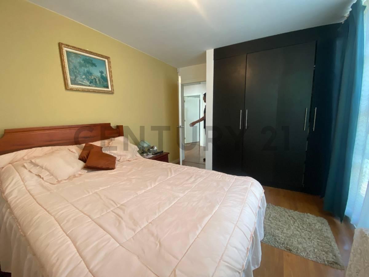 Venta Oportunidad Departamento con Balcón 3 Dorm. Urb. El Condado — imagen 5