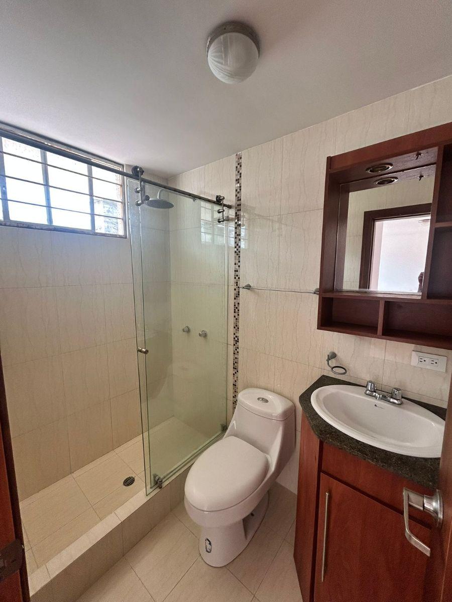 Departamento de Venta 2 Dorm. en Planta Baja Californa Alta Quito — imagen 4