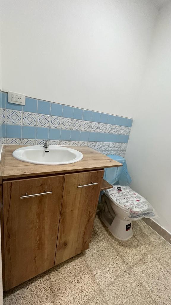 Kennedy, Vendo o Alquilo Amplia Oficina, Planta Baja. Guayas — imagen 6