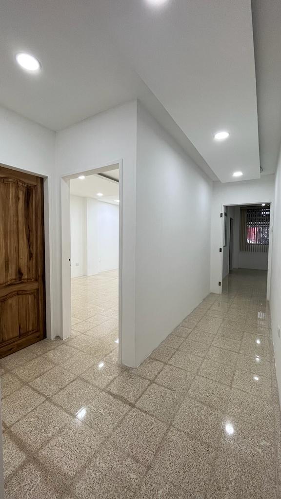 Kennedy, Vendo o Alquilo Amplia Oficina, Planta Baja. Guayas — imagen 2