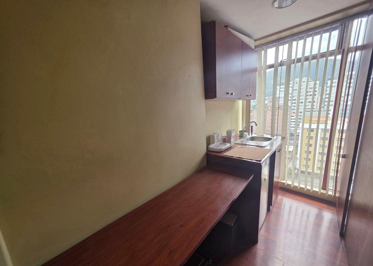 Oficina Amoblada de 61 m², Sector La Mariscal — imagen 3