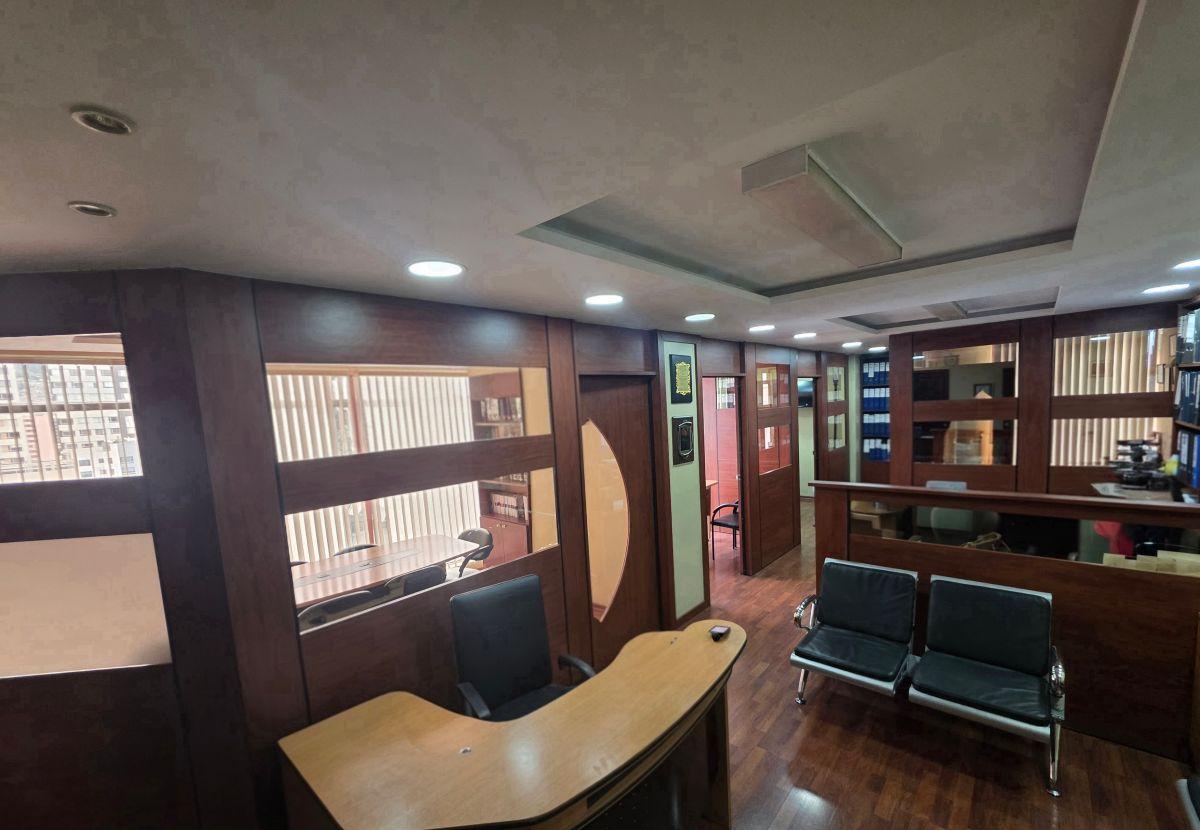Oficina Amoblada de 61 m², Sector La Mariscal — imagen 2