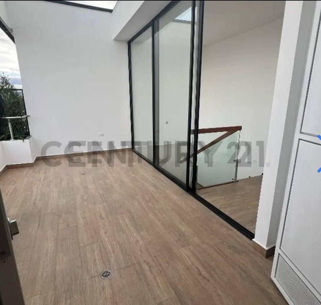 Venta Casa con Jardin Dentro de Conjunto Sector Hilacril Tumbaco — imagen 7