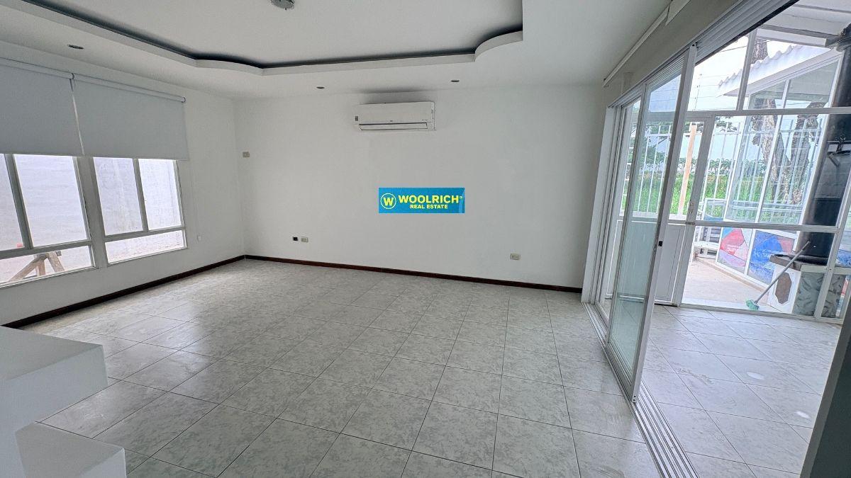 Vendo Casa de 1 Piso Ciudad Celeste, Doble Terreno, 3 Dorm c/u con Baño, Piscina, A/c, 370 m², Guayas — imagen 7