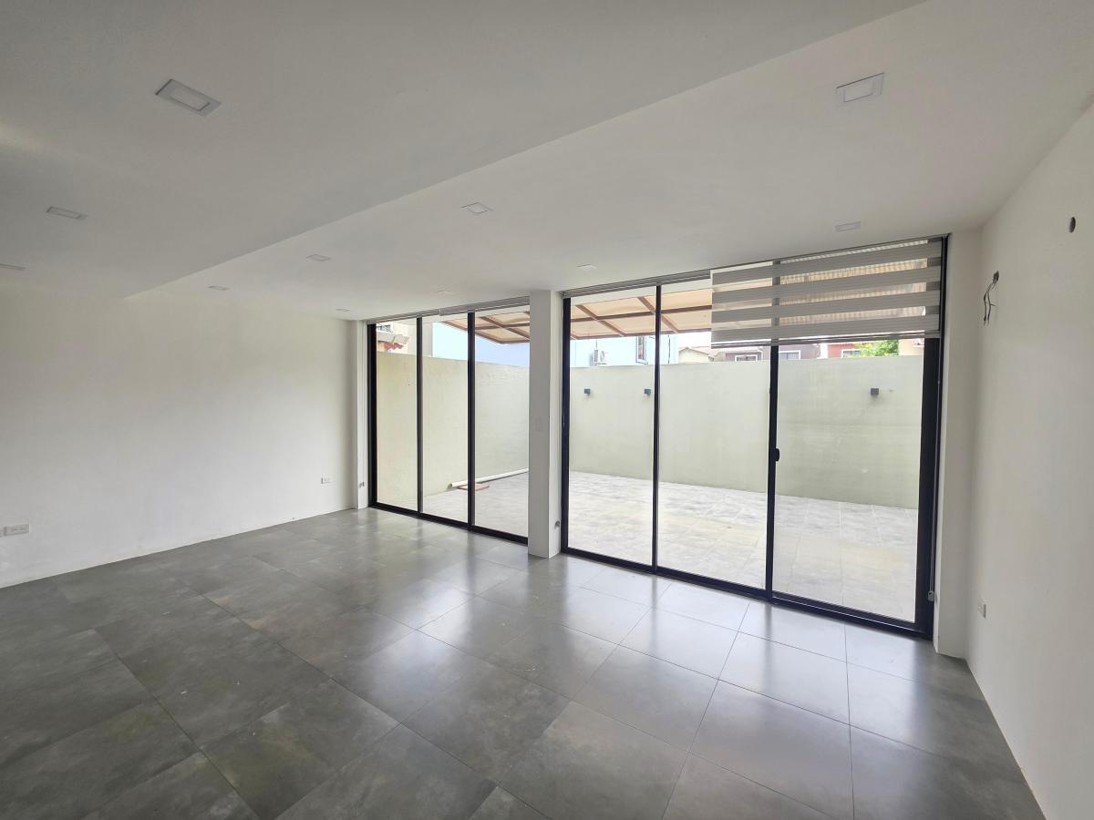Hermosa y Moderna Casa en Venta, Magna de Villa Club, Cableado Subterráneo, Guardiania 24/7, Guayas — imagen 8