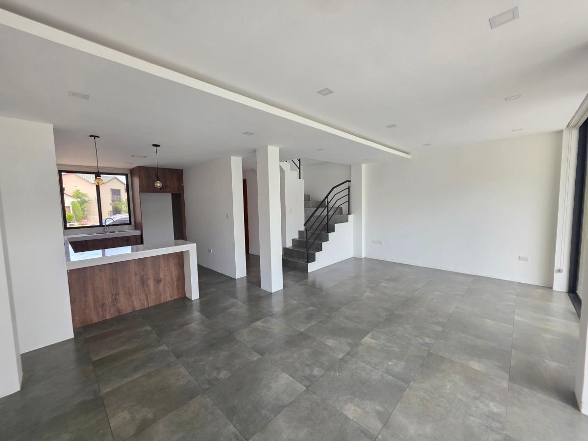Hermosa y Moderna Casa en Venta, Magna de Villa Club, Cableado Subterráneo, Guardiania 24/7, Guayas — imagen 3