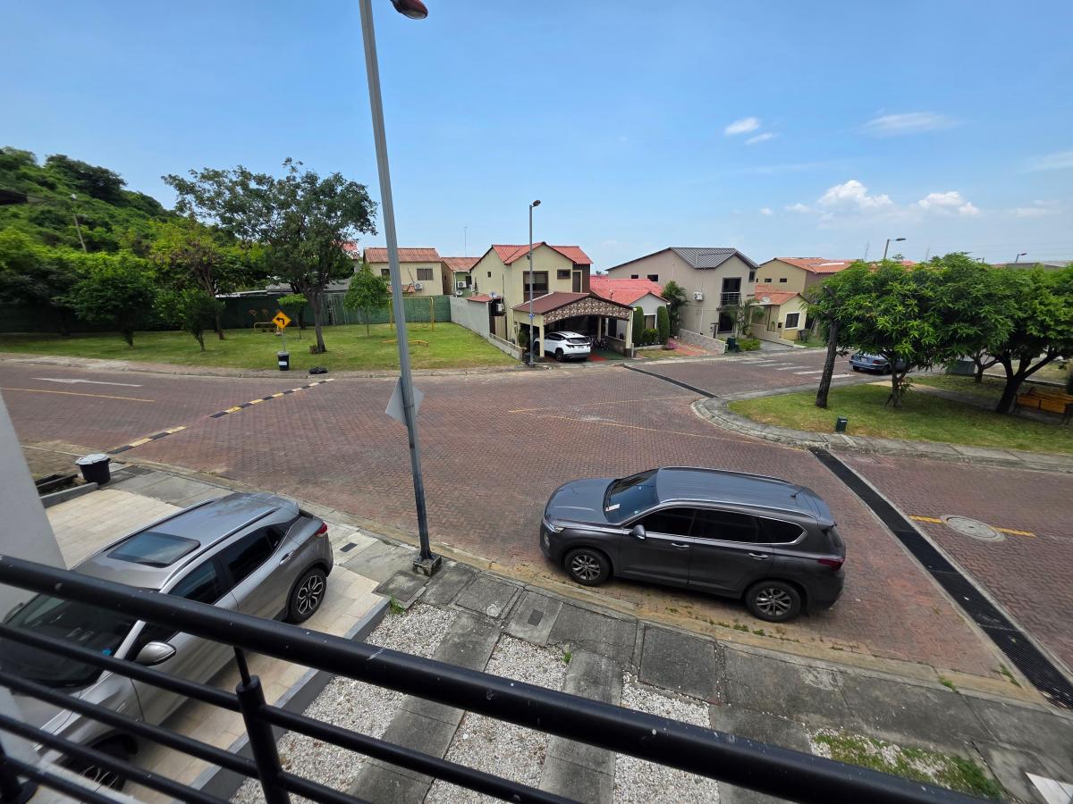 Hermosa y Moderna Casa en Venta, Magna de Villa Club, Cableado Subterráneo, Guardiania 24/7, Guayas — imagen 2