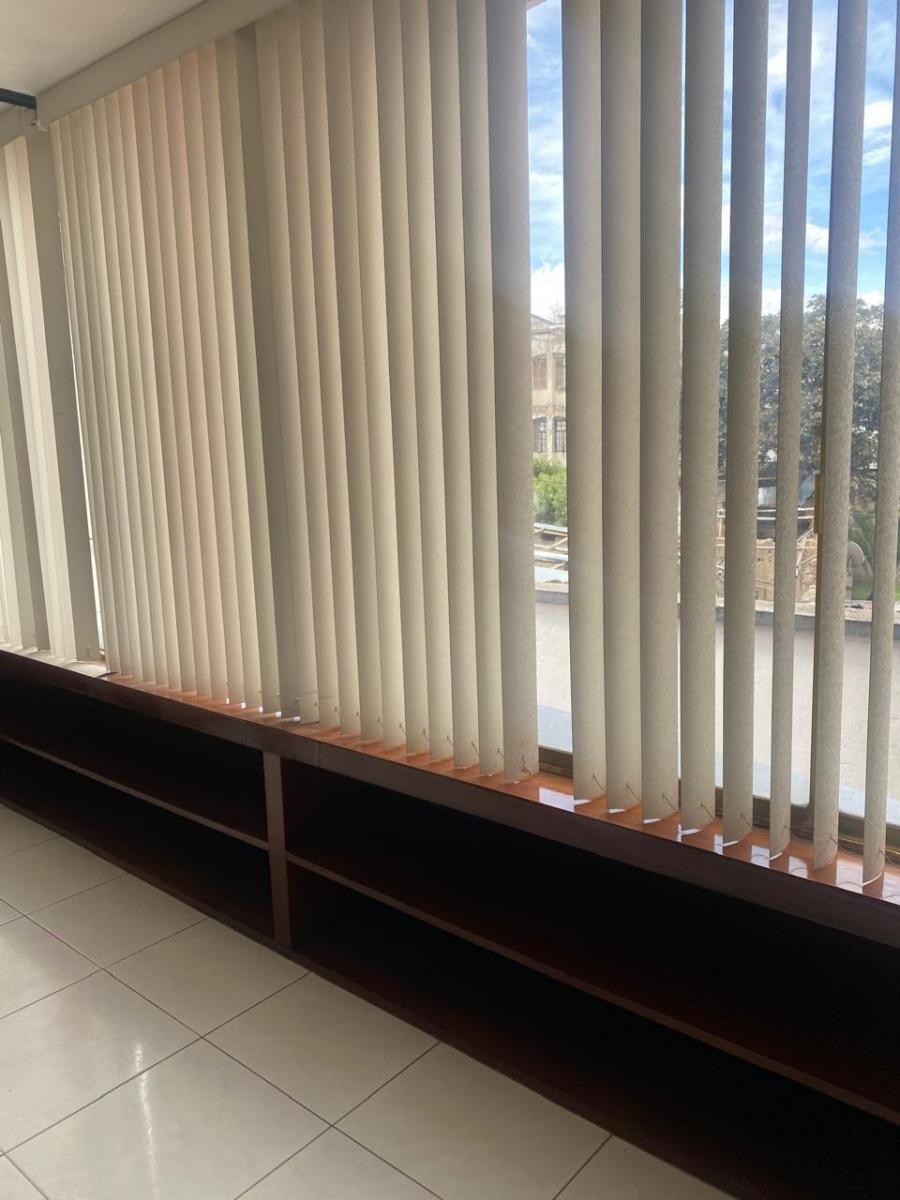 Oficina de Venta - Av Colombia y Jose Marti — imagen 2