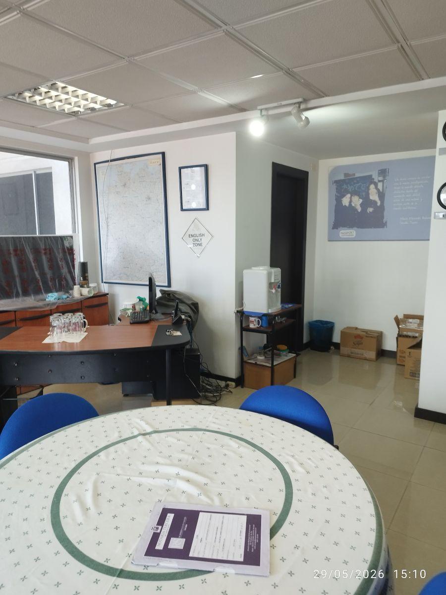 Vendo Oficina de 38.65 m en La Seis de Diciembre y Bossano Quito — imagen 7