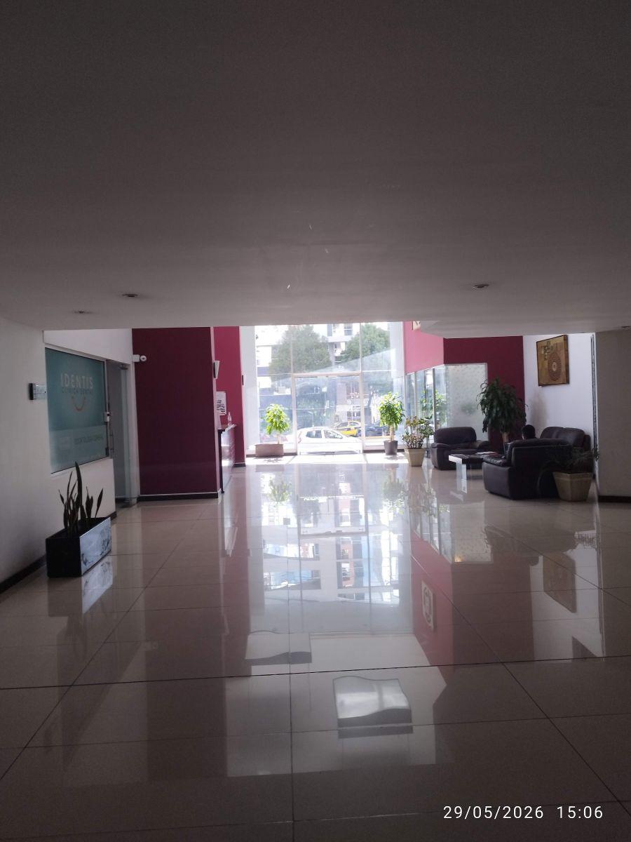 Vendo Oficina de 38.65 m en La Seis de Diciembre y Bossano Quito — imagen 3