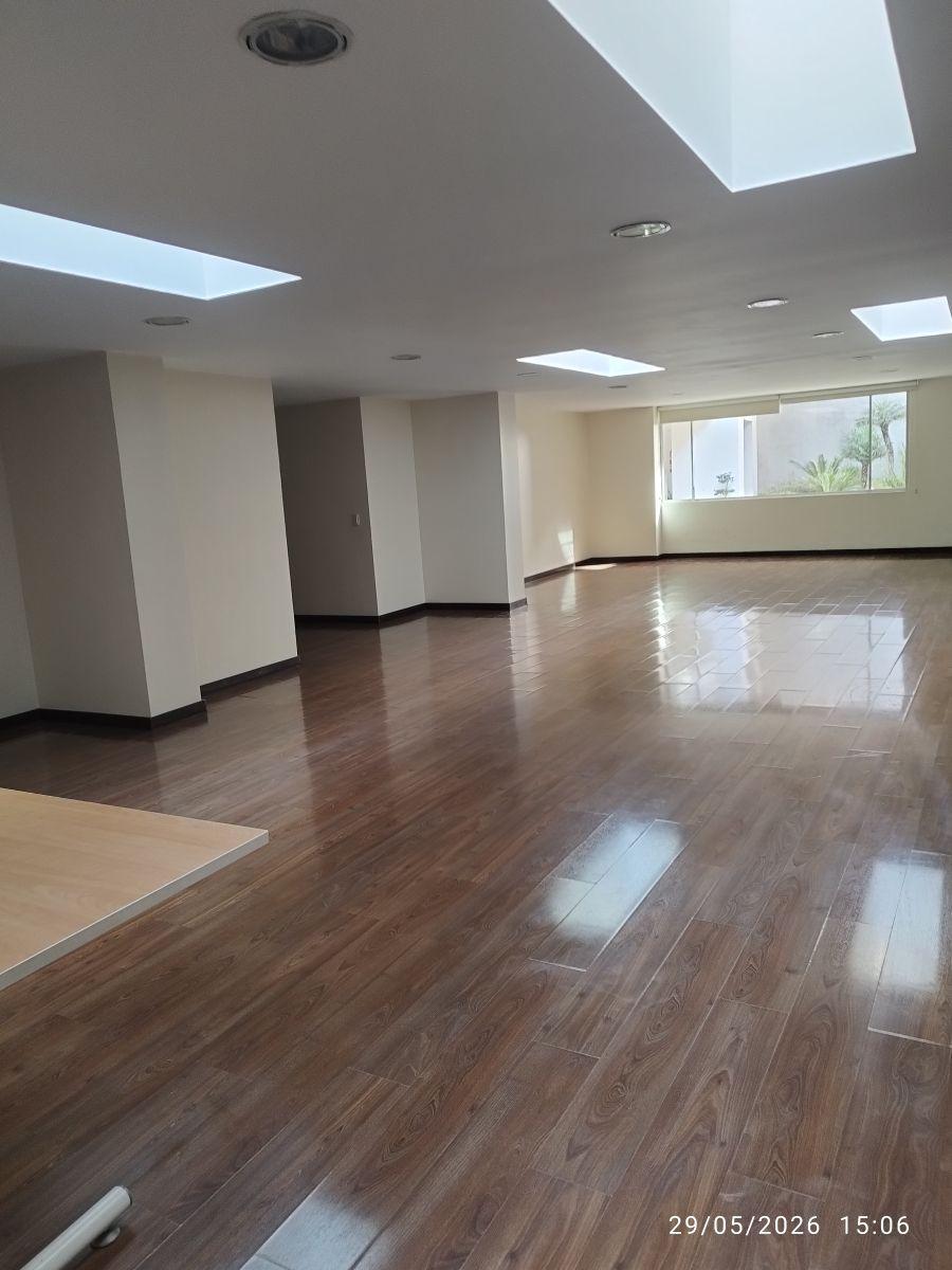 Vendo Oficina de 38.65 m en La Seis de Diciembre y Bossano Quito — imagen 2