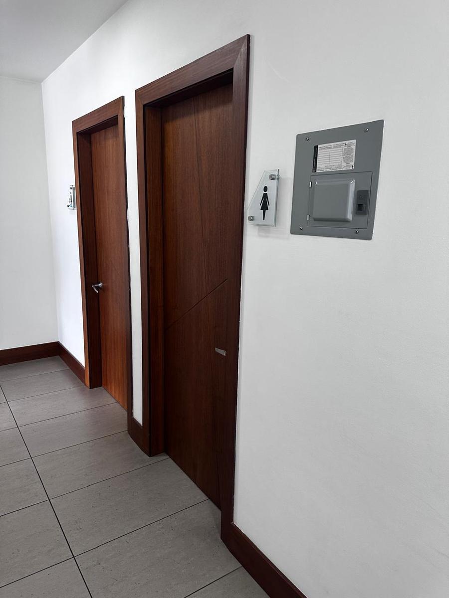 Oficina en Venta 74 m² Edificio Corporativo | Av 6 de Diciembre y Portugal — imagen 7