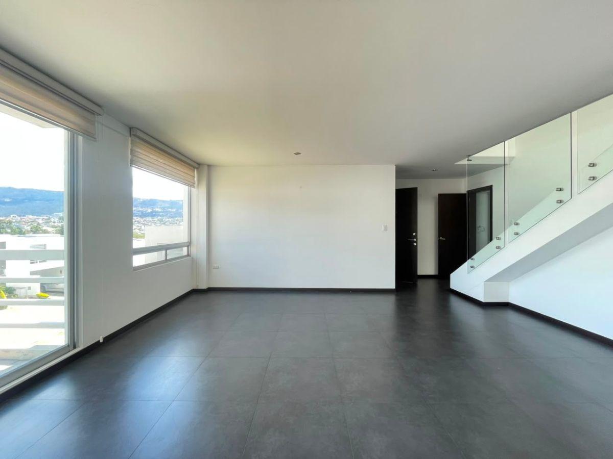 Precioso Duplex de Venta Excelente Ubicación y Seguridad. 2 Dorm. y Estar. Provincia de Pichincha — imagen 10