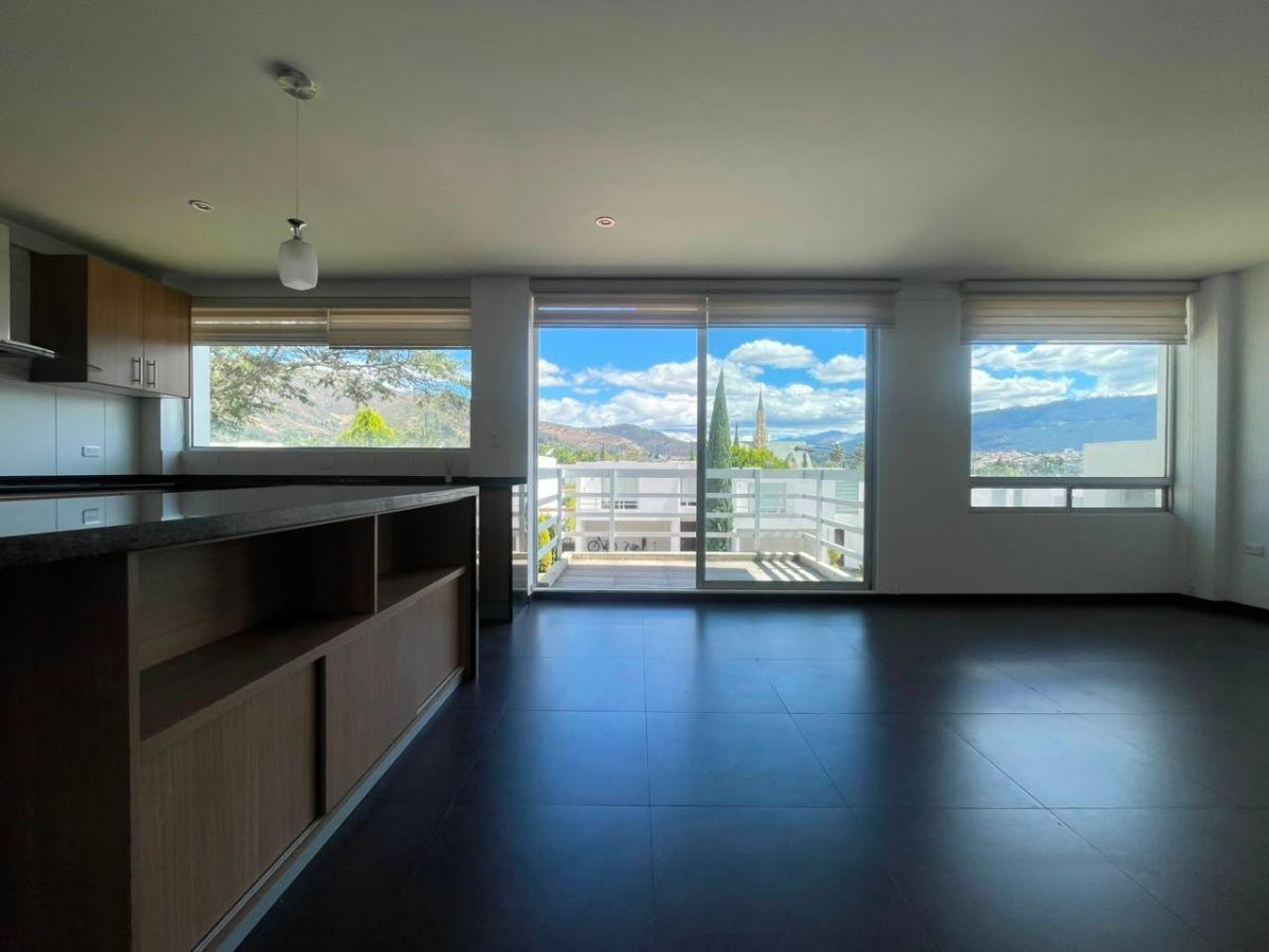Precioso Duplex de Venta Excelente Ubicación y Seguridad. 2 Dorm. y Estar. Provincia de Pichincha — imagen 9