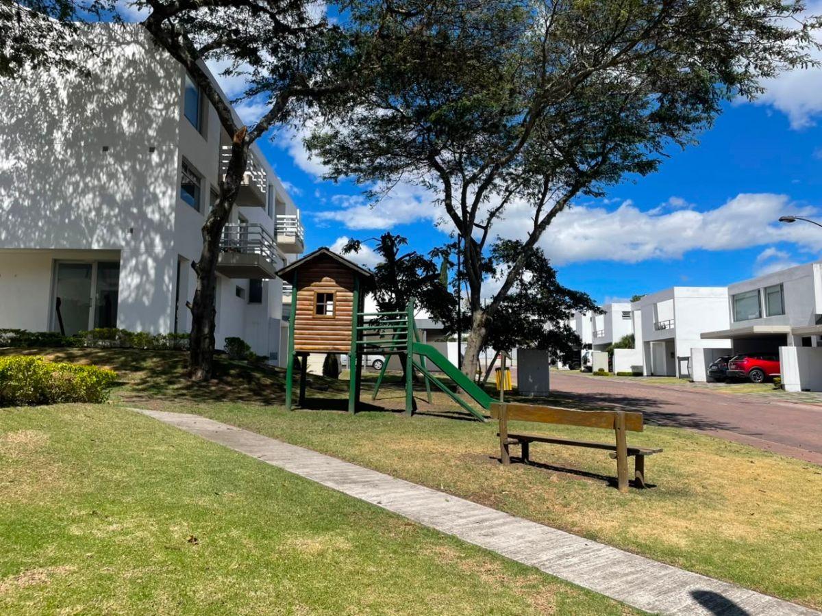 Precioso Duplex de Venta Excelente Ubicación y Seguridad. 2 Dorm. y Estar. Provincia de Pichincha — imagen 7