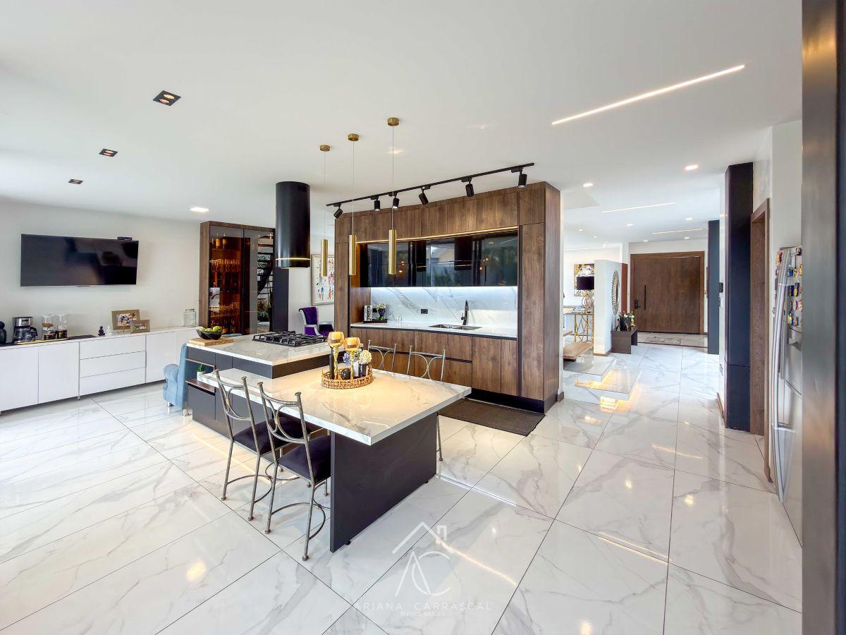 Casa de Lujo en Venta en La Urbanización El Condado — imagen 9