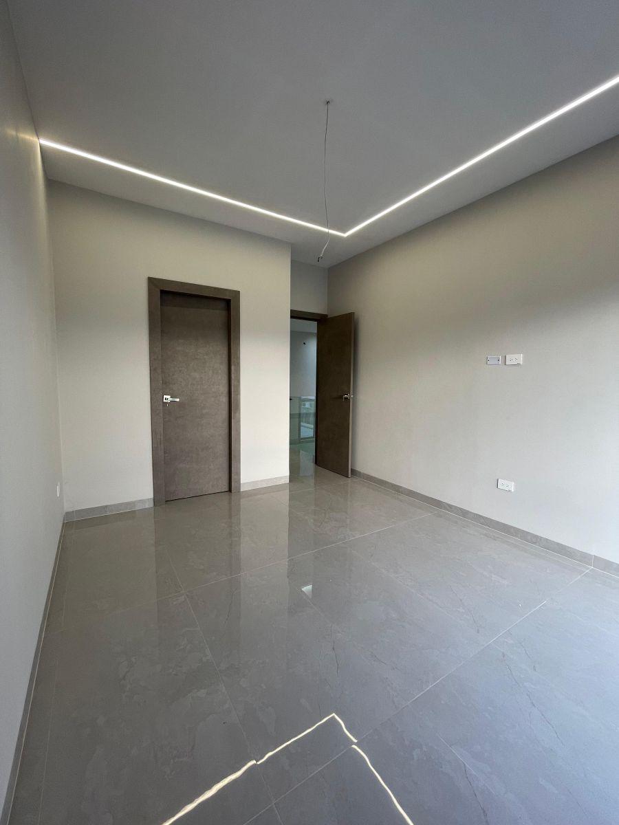 Vendo Casa de Estreno en Urb. El Condado Vicollinci, Guayas — imagen 7