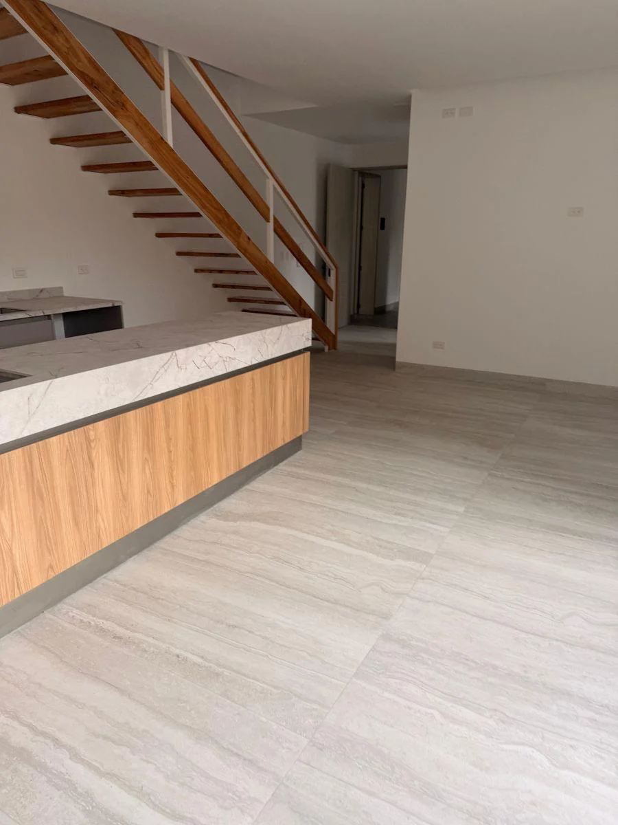 Venta Departamento Duplex de 2 Dorm. en Miravalle 4 Sharon Reed — imagen 5