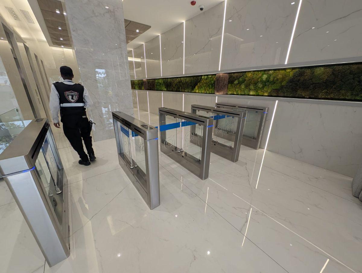Vendo Oficina Torre Millenium, Kennedy Norte. Precio de Oportunidad. Guayas — imagen 10