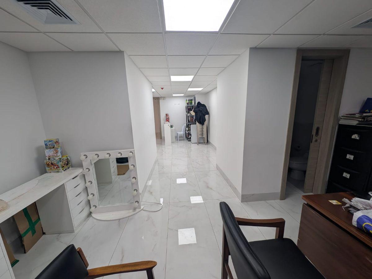 Vendo Oficina Torre Millenium, Kennedy Norte. Precio de Oportunidad. Guayas — imagen 6