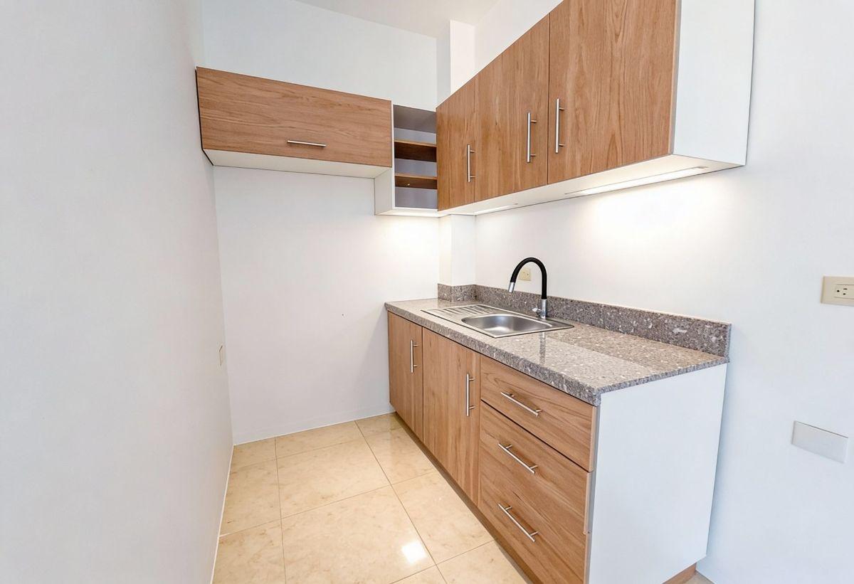 Venta de Casa Urb Ciudad Yasuni. Via Balosa, El Oro — imagen 8