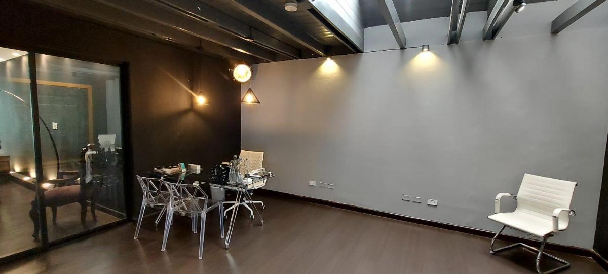Se Vende Amplia Oficina Sector Batan Alto — imagen 3