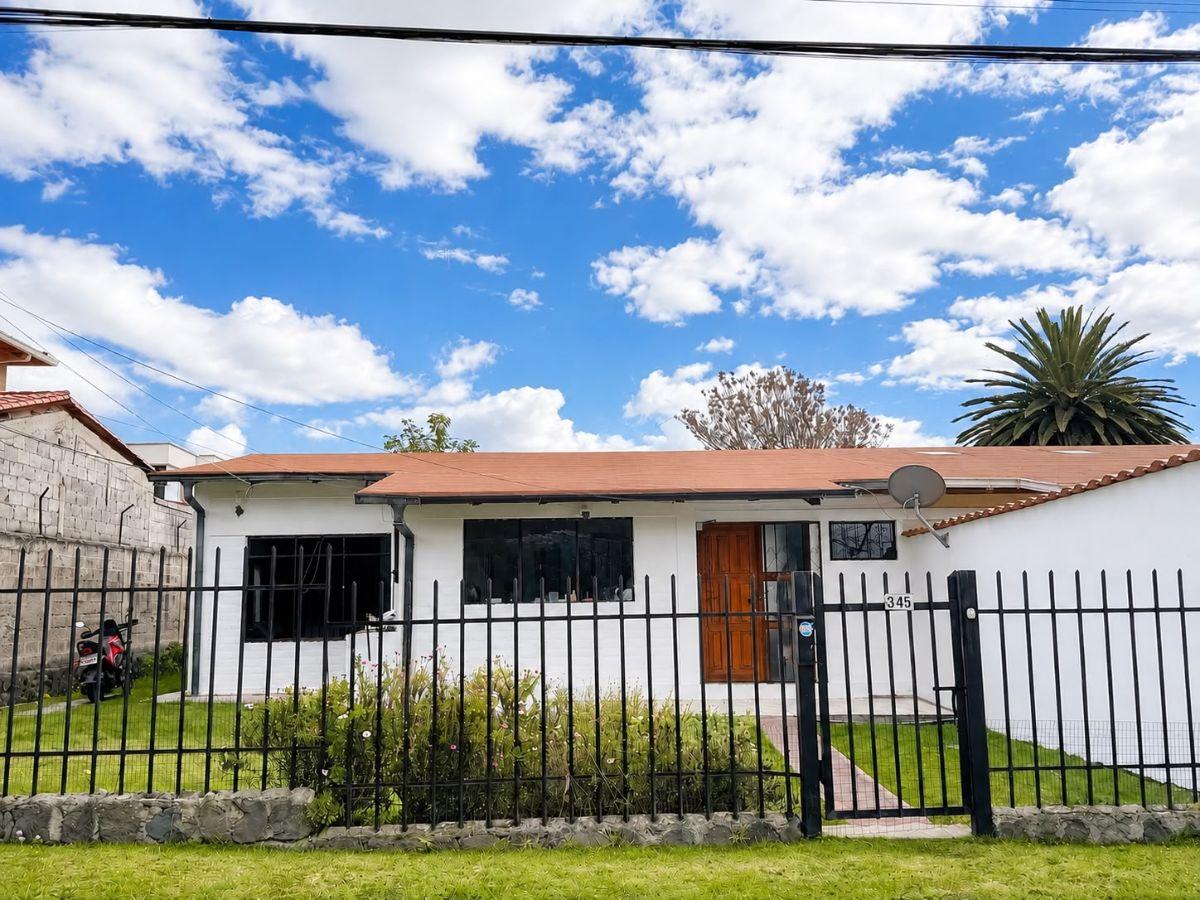 Casa a un Solo Andar de 128 m² y 500 m² de Jardín en Venta en Club Los Chillos - Sangolquí — imagen 8