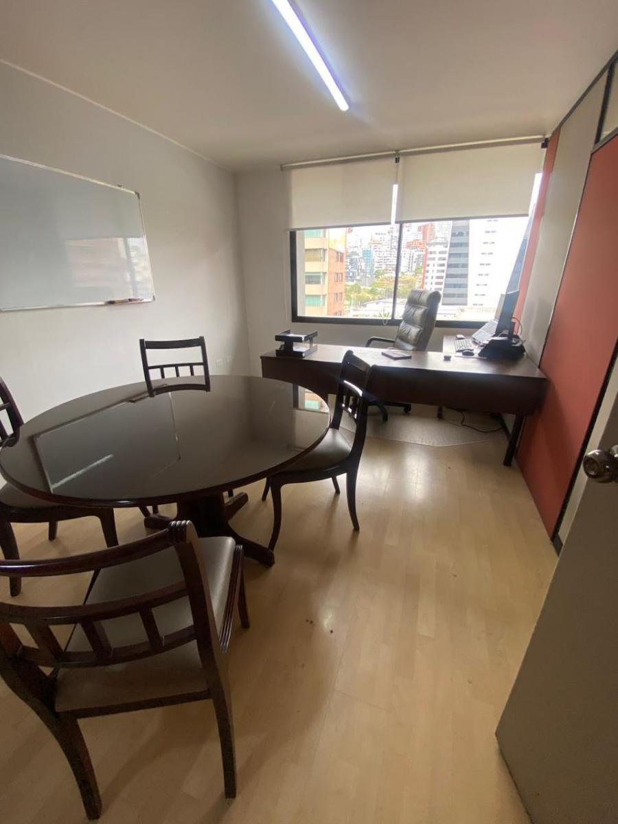 En Venta Oficina Amoblada en Zona Estratégica de La Ciudad — imagen 4