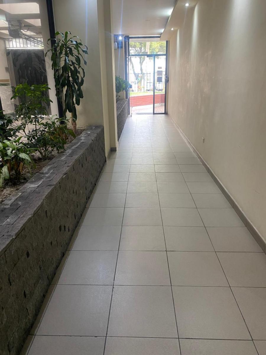 En Venta Oficina Amoblada en Zona Estratégica de La Ciudad — imagen 2