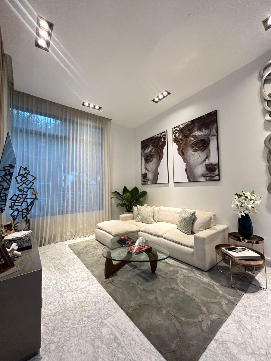 Vendo Hermosa y Lujosa Casa en Samborondon, Ribera del Batan, Dormitorio Master en Planta Baja, Guayas — imagen 9
