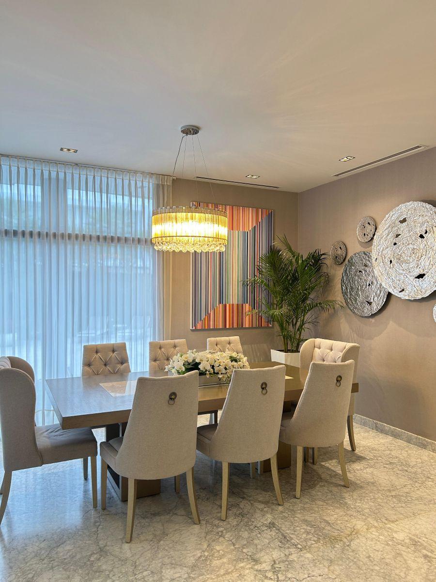 Vendo Hermosa y Lujosa Casa en Samborondon, Ribera del Batan, Dormitorio Master en Planta Baja, Guayas — imagen 8