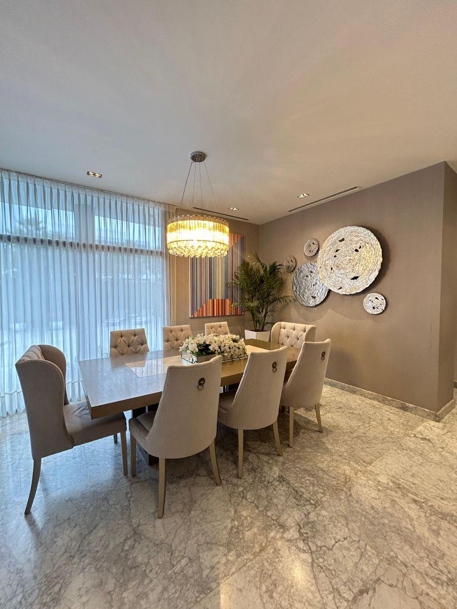 Vendo Hermosa y Lujosa Casa en Samborondon, Ribera del Batan, Dormitorio Master en Planta Baja, Guayas — imagen 6