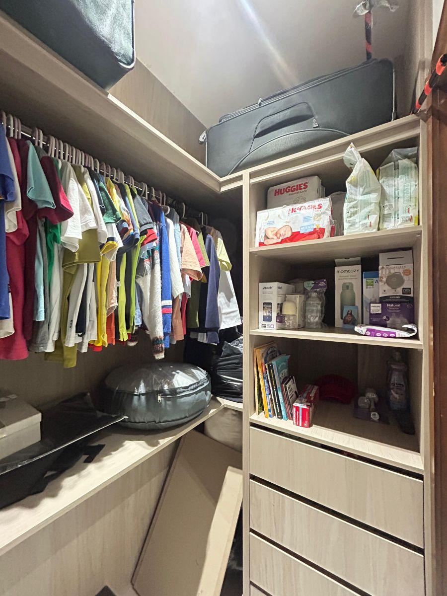 Vendo Hermosa y Lujosa Casa en Samborondon, Ribera del Batan, Dormitorio Master en Planta Baja, Guayas — imagen 3