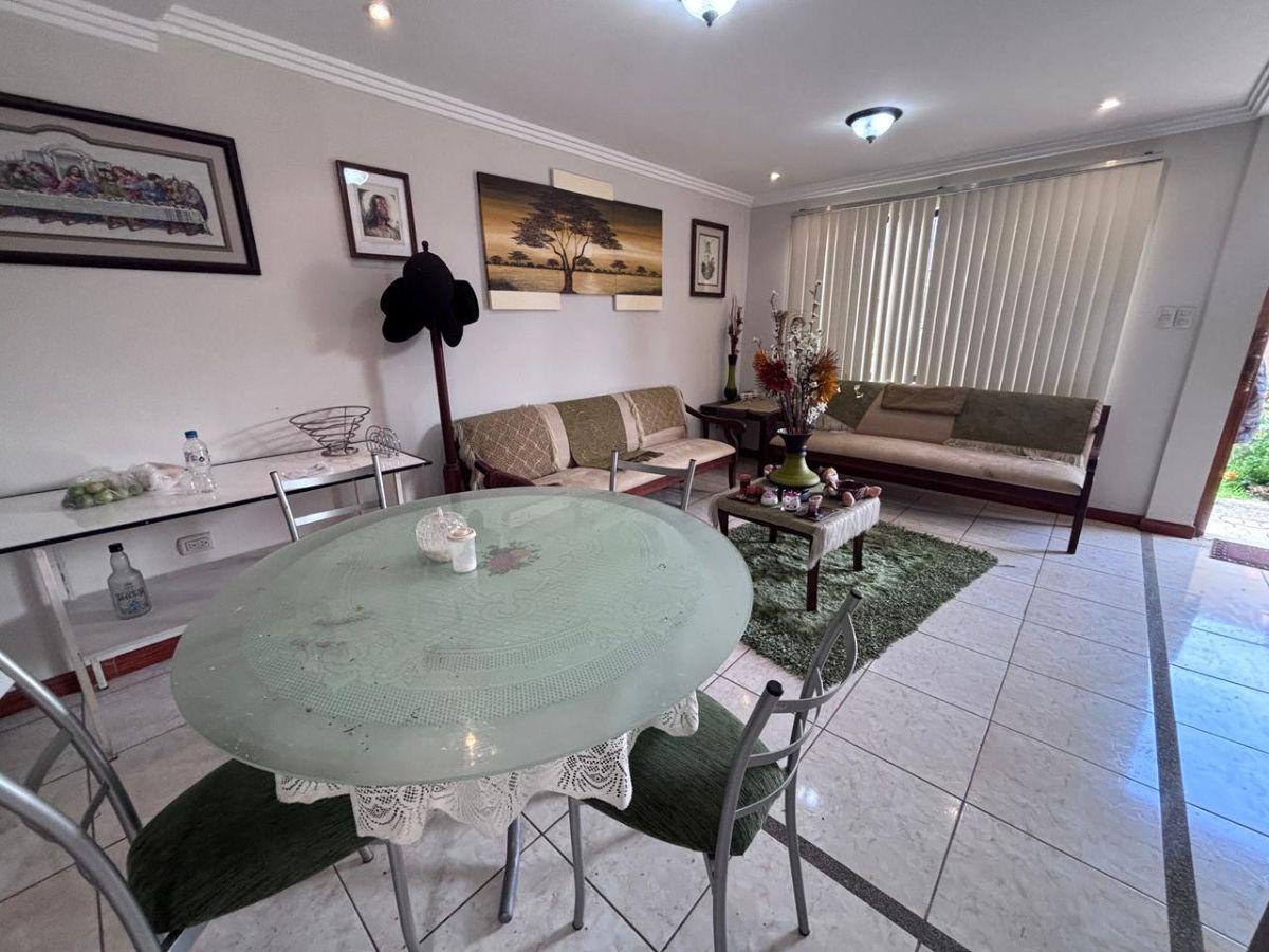 Casa en Venta – Ochoa León | Condominio Riberas de Machángara, Azuay — imagen 4