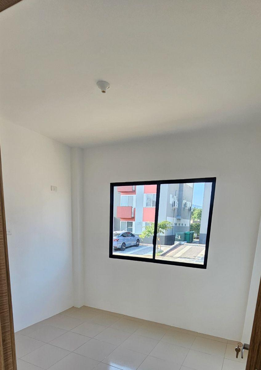 Se Vende Casa de Estreno en Villas del Rey - V. Gil, Guayas — imagen 4