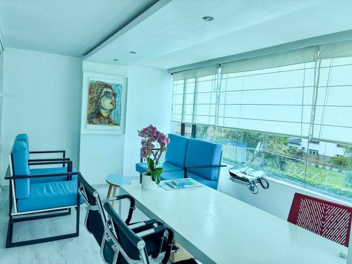 De Oportunidad! Oficina de Venta, Céntrica Sector "Swiss Hotel", con Seguridad, Espacios Grandes. Provincia de Pichincha — imagen 5
