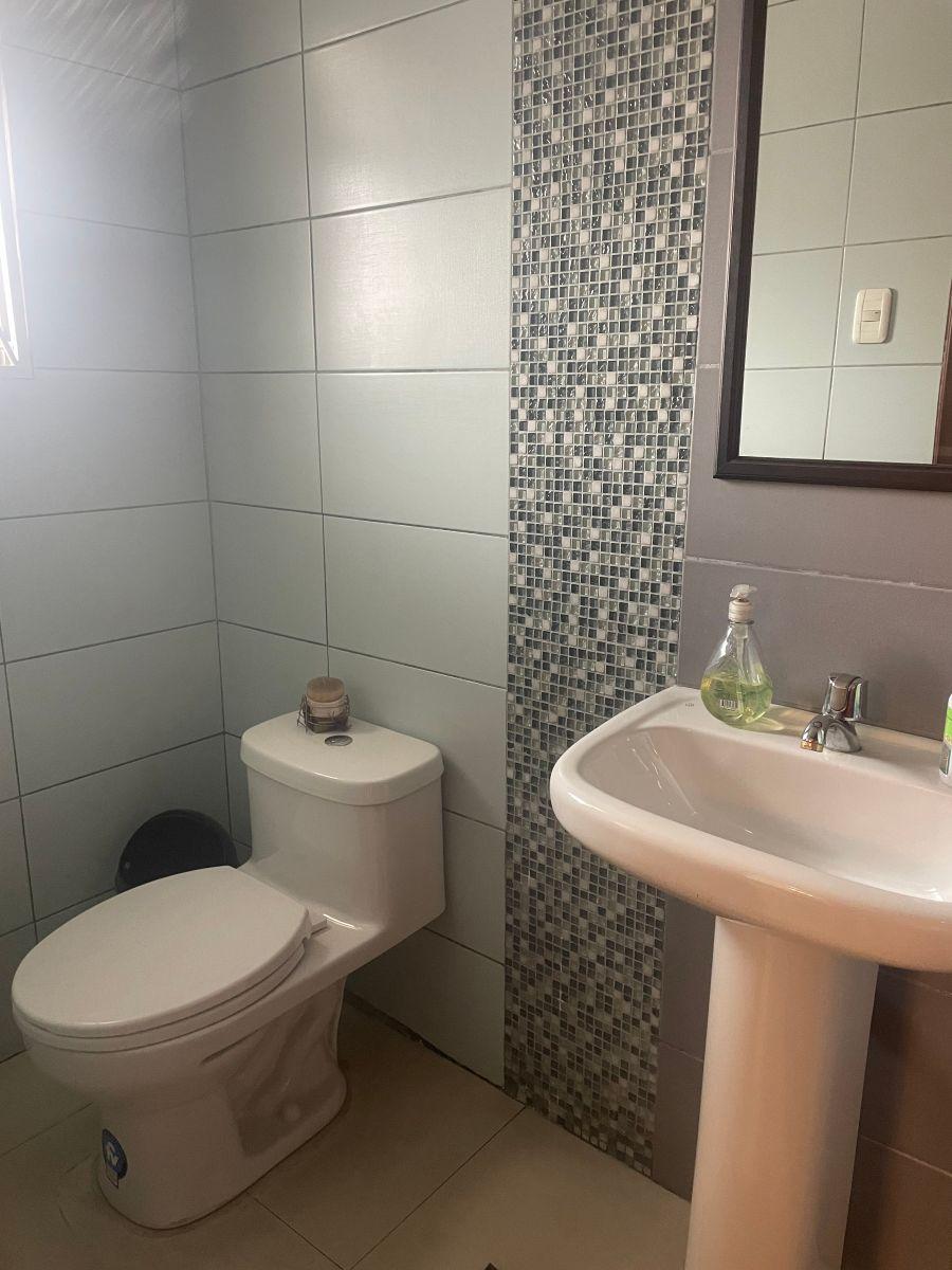 Vendo Casa de 4 Dorm. Sector Ponceano. Remodelada — imagen 4