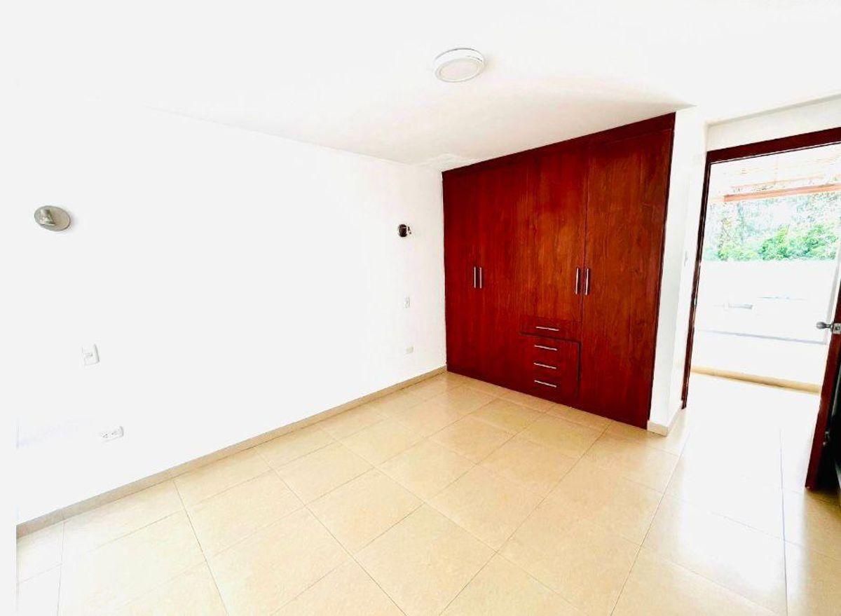 Vendo Hermoso Departamento en Cumbaya — imagen 7