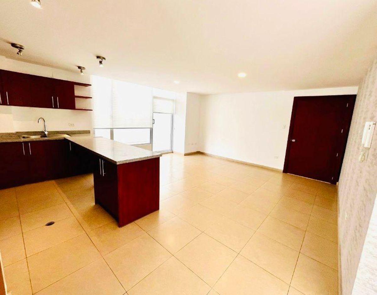 Vendo Hermoso Departamento en Cumbaya — imagen 4