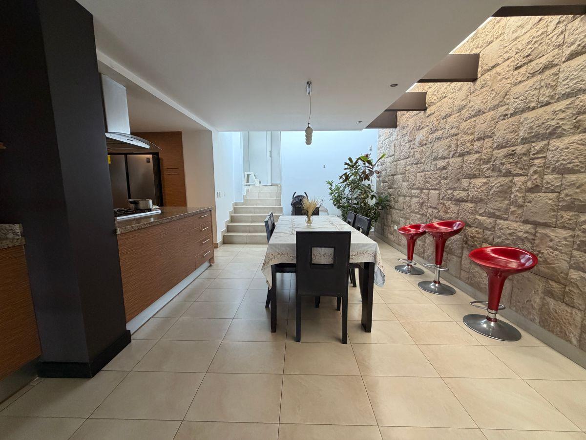 Urbanizacion El Eucalipto Casa de 3d — imagen 3