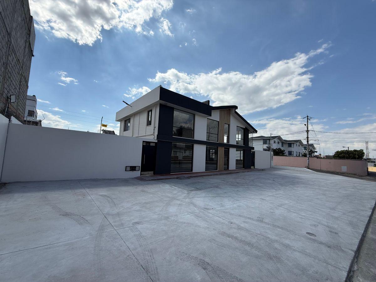 Vendo Propiedad Comercial en Tumbaco Remodelada a Una Cuadra del Banco del Pichincha — imagen 6
