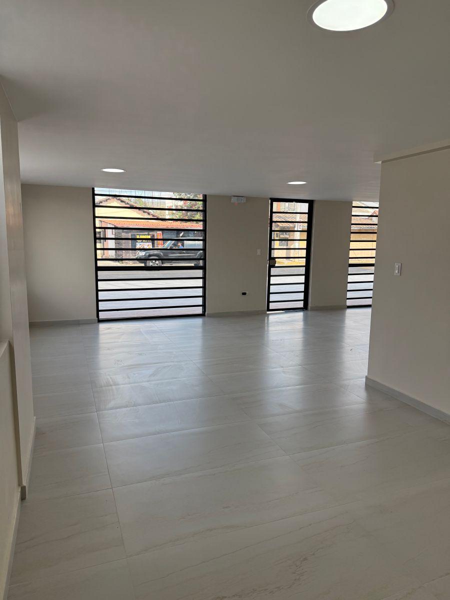 Vendo Propiedad Comercial en Tumbaco Remodelada a Una Cuadra del Banco del Pichincha — imagen 2