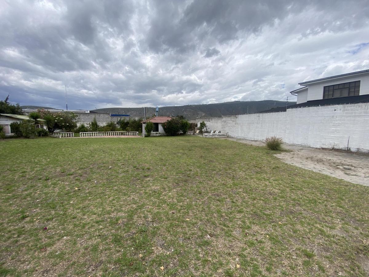 Venta Terreno 1490 m², Dentro de Urbanización, Sector San Antonio de Pichincha — imagen 3