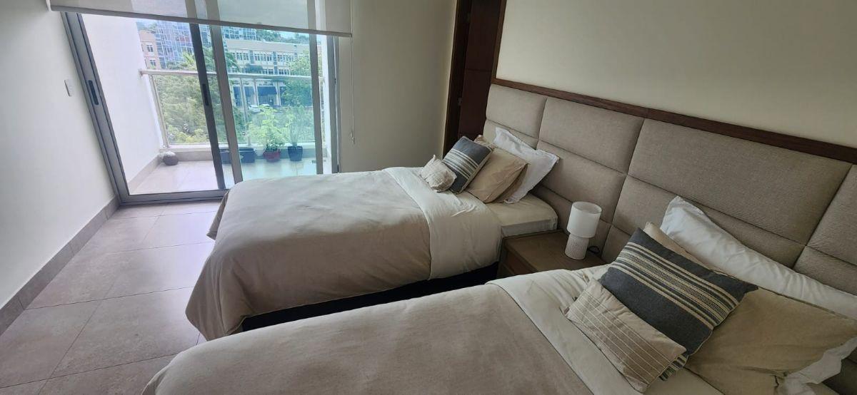 Samborondón Km 1.5 Departamento Arcos Plaza Vista a La Plaza en Venta, Guayas — imagen 4