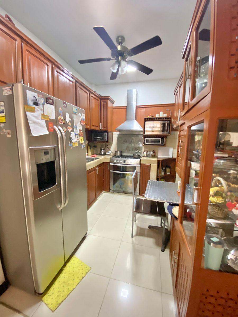 Casa de 350 m² con 7 Dorm. en Venta en Miraflores Uso Residencial Comercial, Guayas — imagen 9